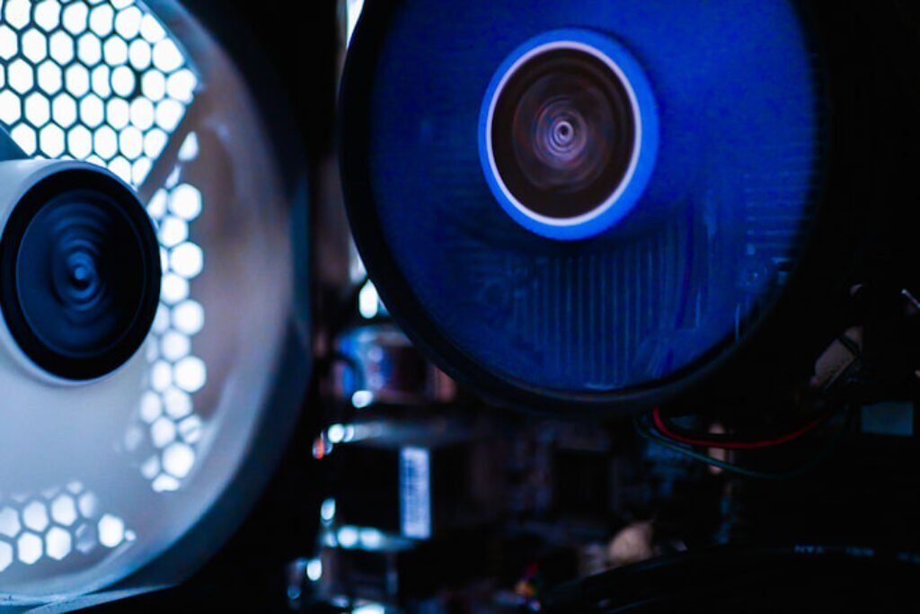 close up dos fans de um gabinete